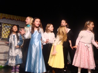 Marliana Singing